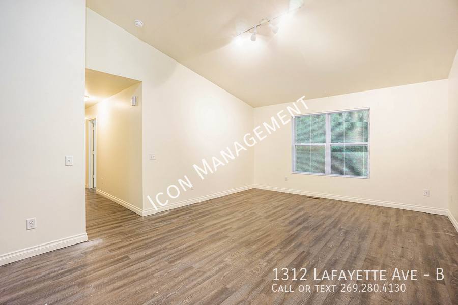 Townhouse for rent at 1312 Lafayette Ave #B, Kalamazoo, MI 49006