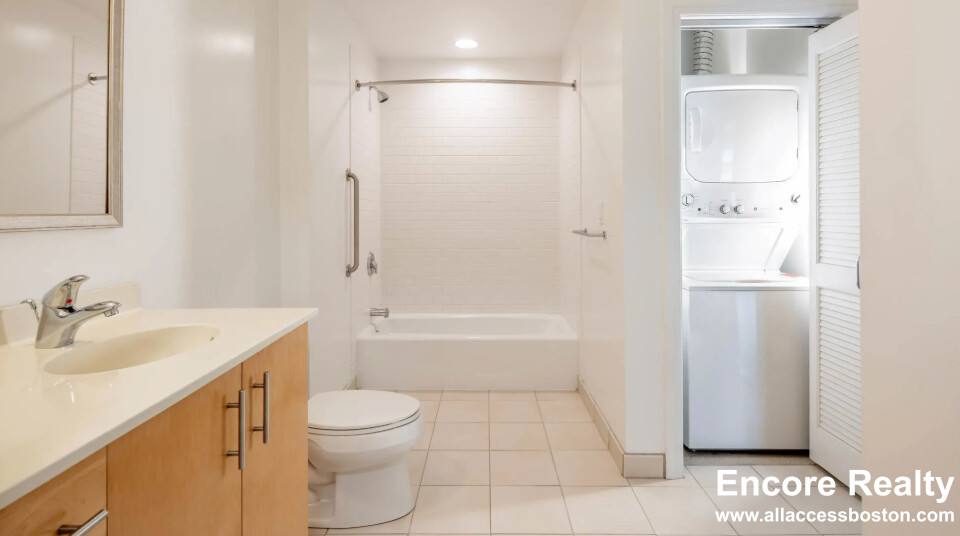 Apartment for rent at 4 Emerson Place #908, Boston, MA 02114