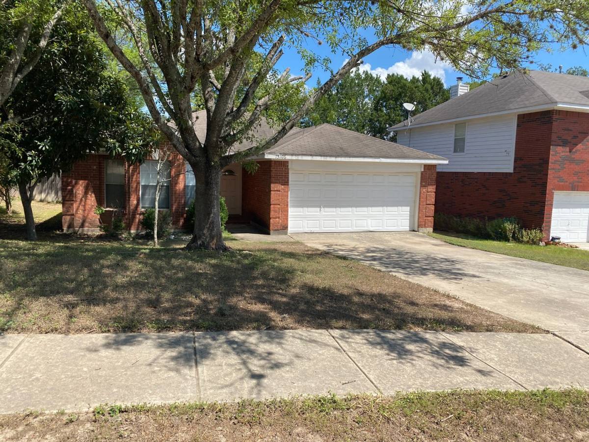 House for rent at 13106 Forum Rd, Universal City, TX 78148