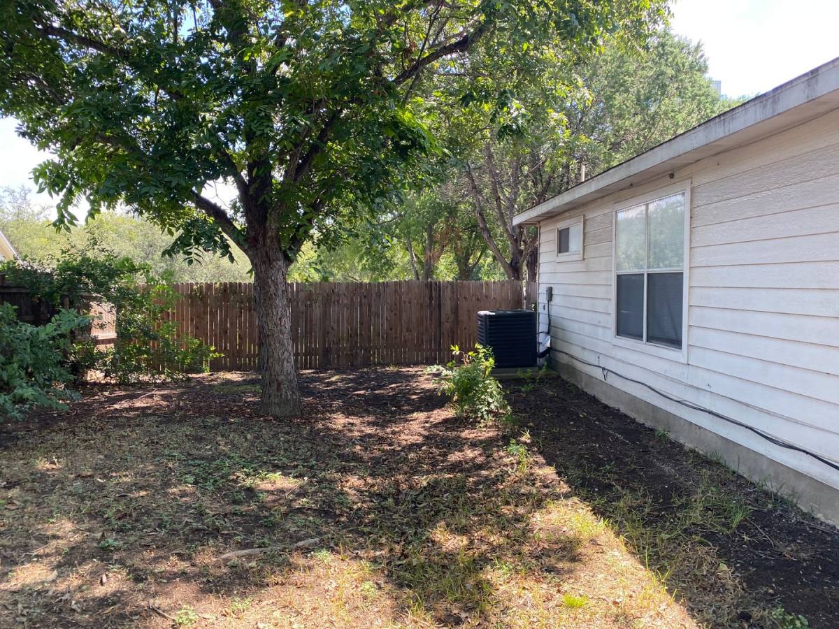 House for rent at 13106 Forum Rd, Universal City, TX 78148