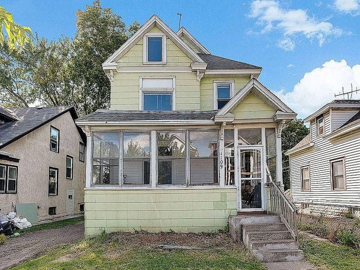 Apartment for rent at 1109 13th Ave SE, Minneapolis, MN 55414