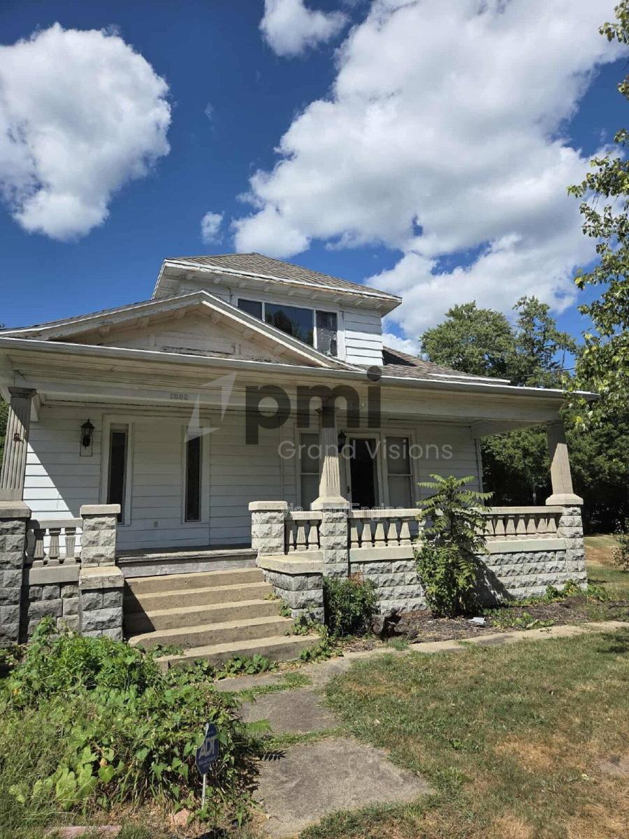 Apartment for rent at 1803 Madison Ave #4, Charleston, IL 61920