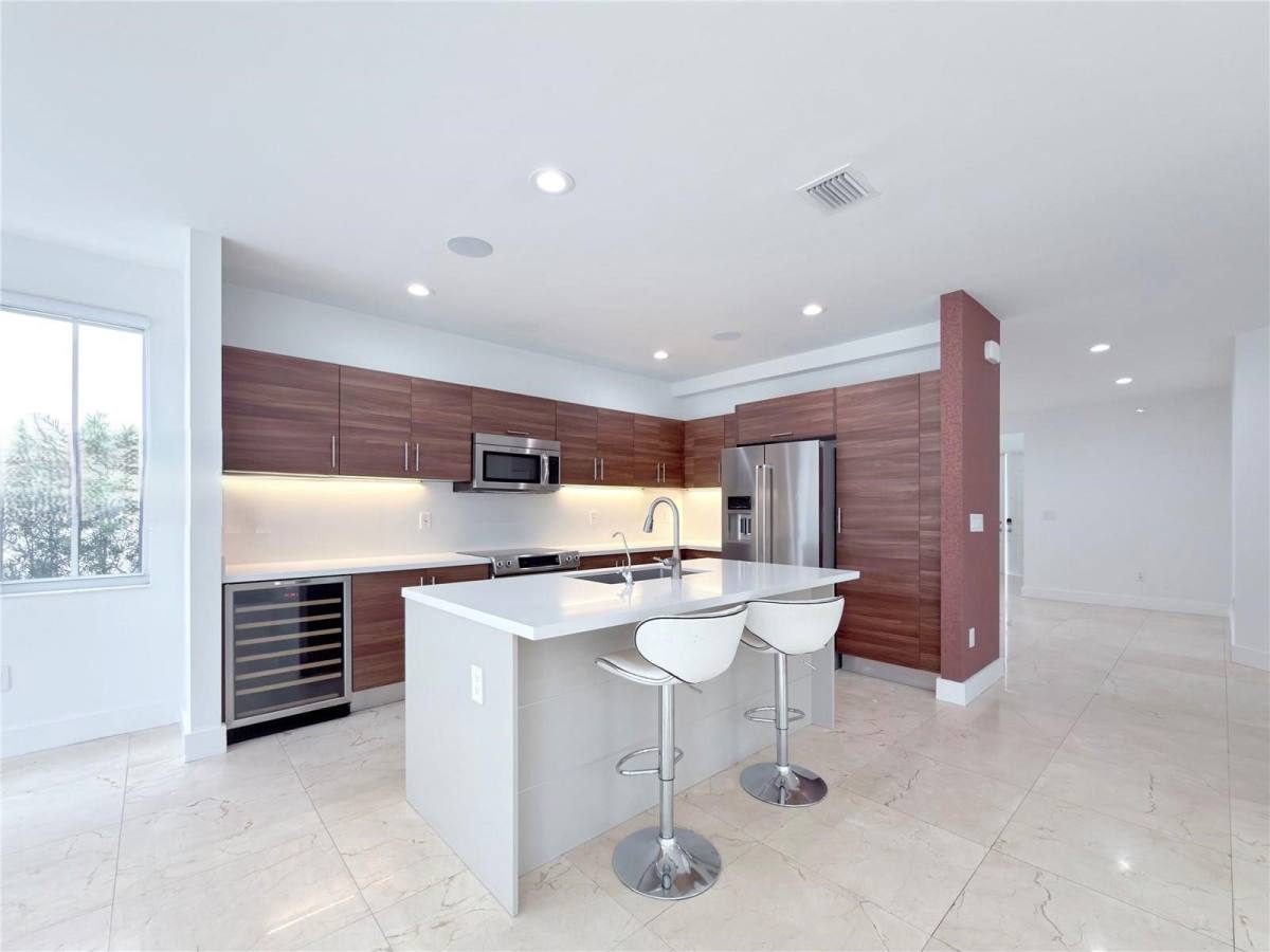 House for rent at 10423 NW 70th Lane, Miami, FL 33178
