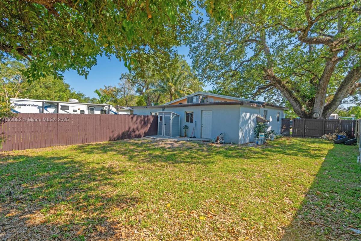 House for rent at 4111 SW 33rd St, Hollywood, FL 33023
