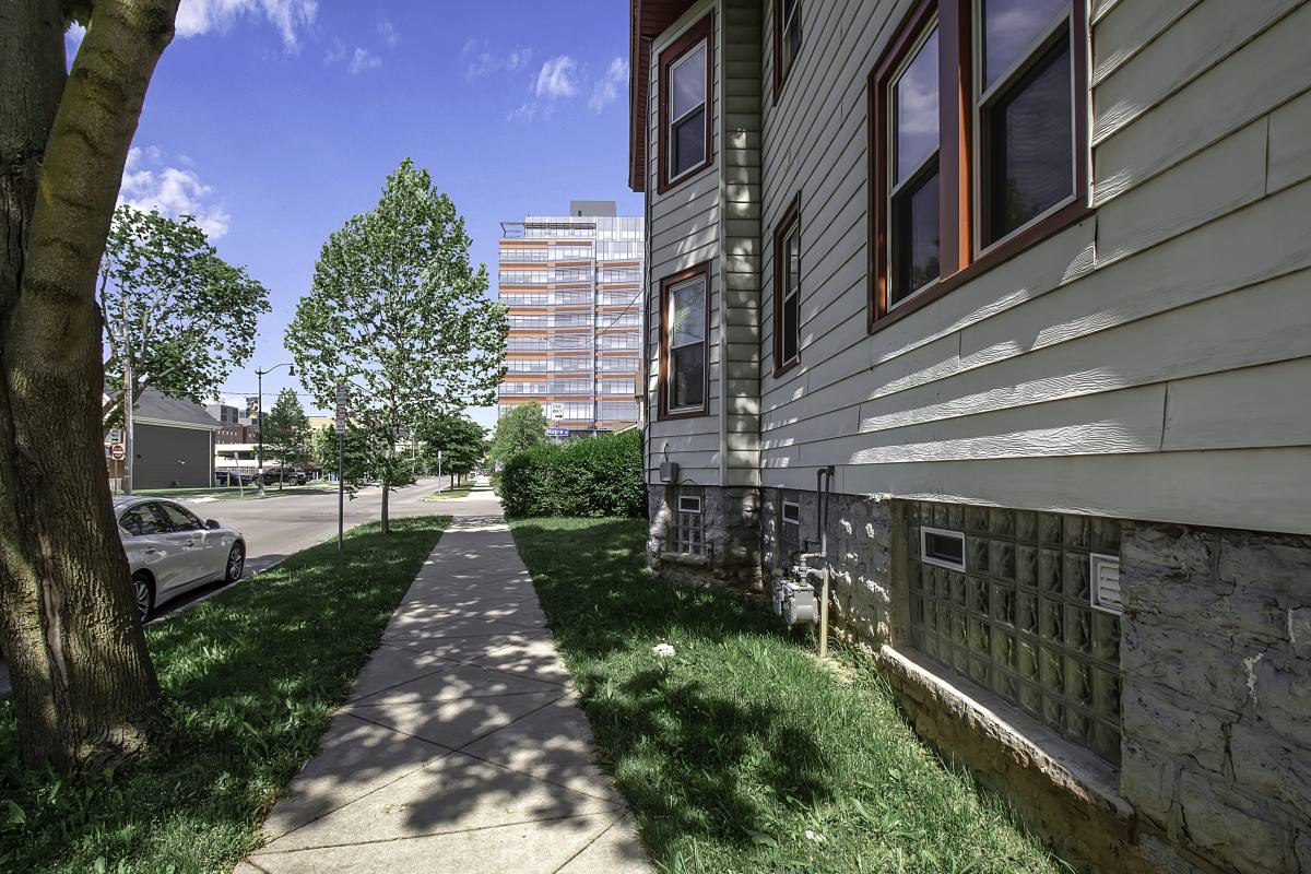 Apartment for rent at 215 Maple St, Buffalo, NY 14204