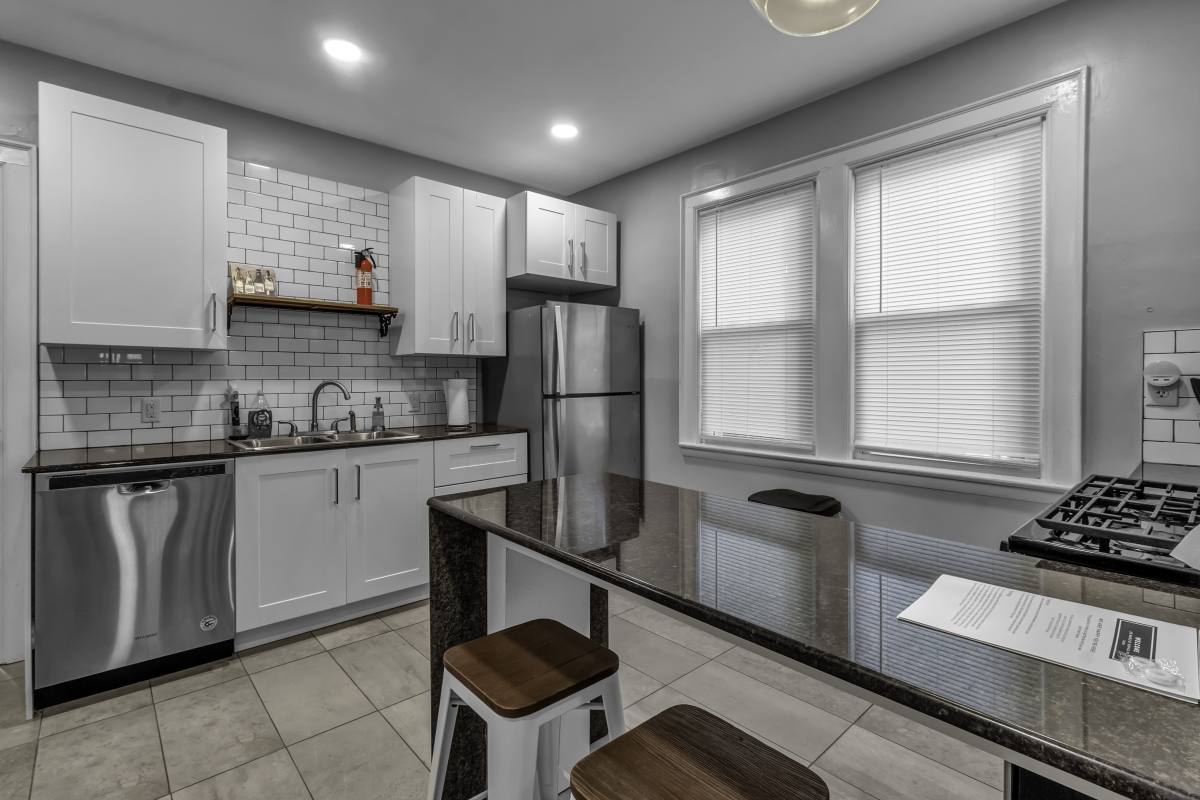 Apartment for rent at 215 Maple St, Buffalo, NY 14204