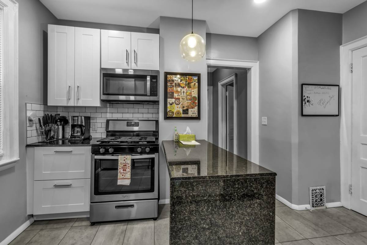 Apartment for rent at 215 Maple St, Buffalo, NY 14204