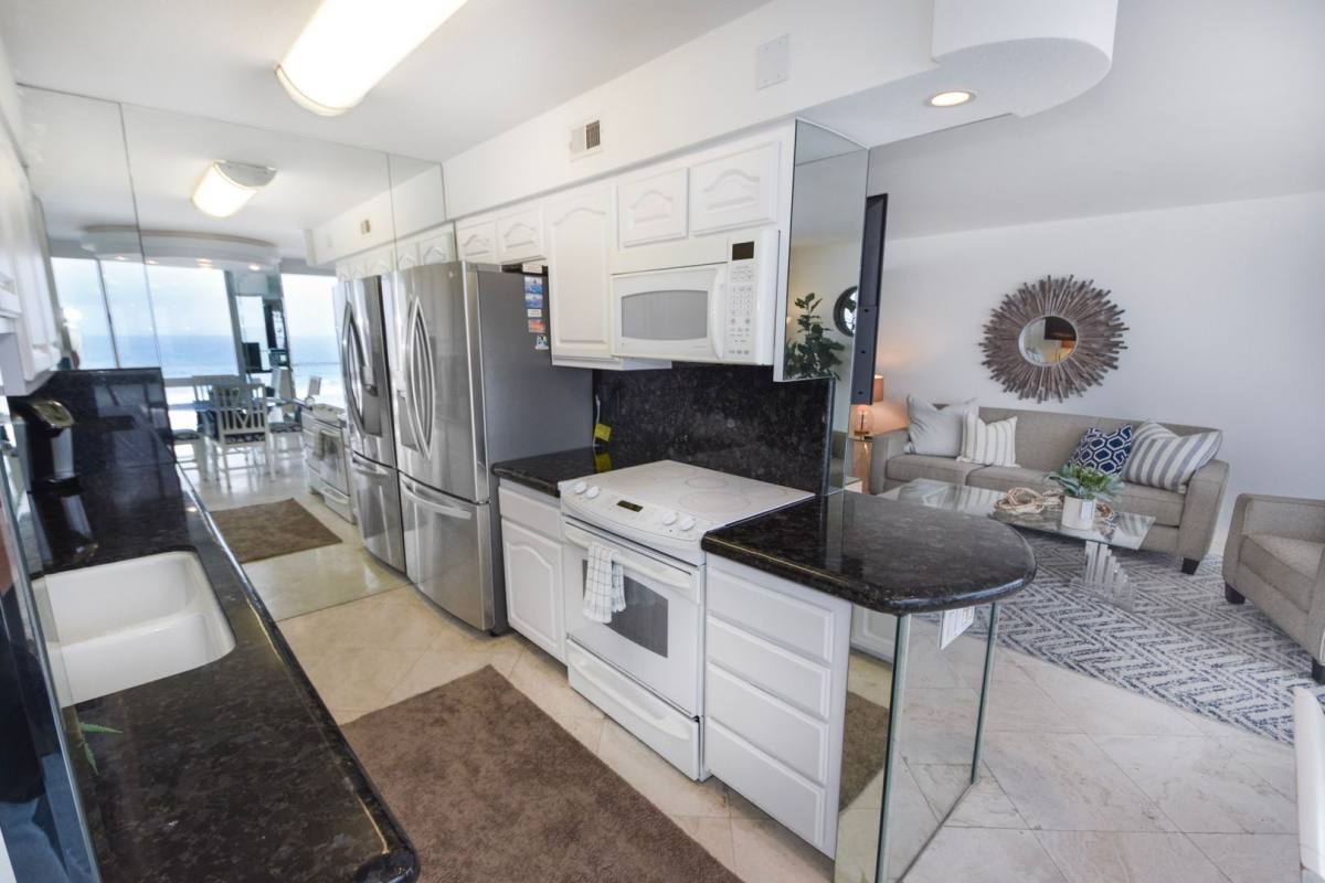 Apartment for rent at 1830 Avenida Del Mundo, Coronado, CA 92118