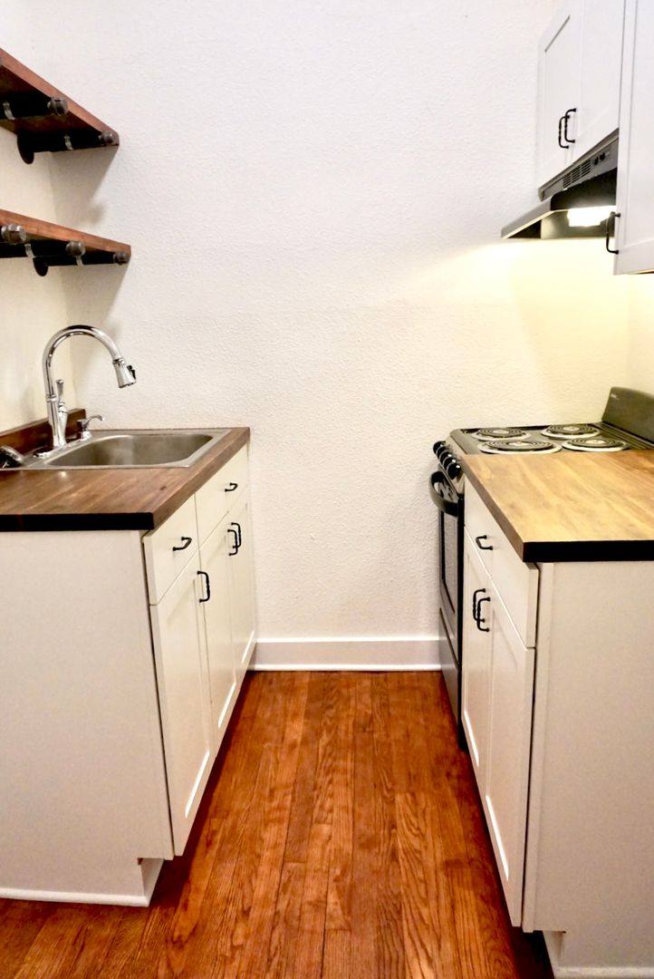 Apartment for rent at 310 S 11th St, Saint Joseph, MO 64501