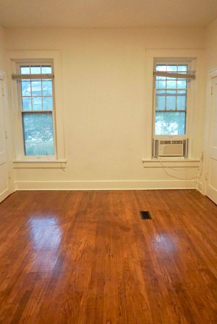 Apartment for rent at 310 S 11th St, Saint Joseph, MO 64501