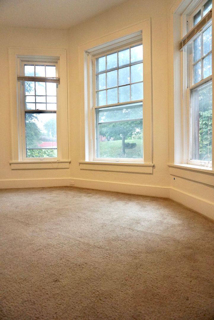 Apartment for rent at 310 S 11th St, Saint Joseph, MO 64501