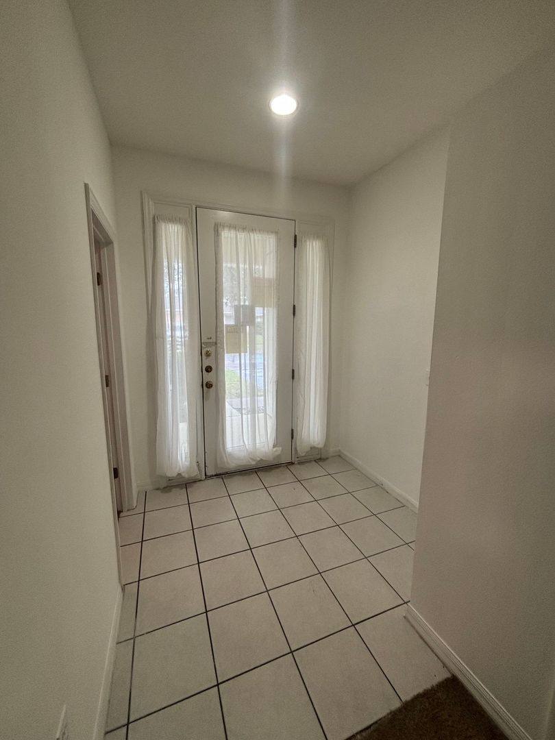 House for rent at 2915 Sunset Lakes Blvd, Kissimmee, FL 34747