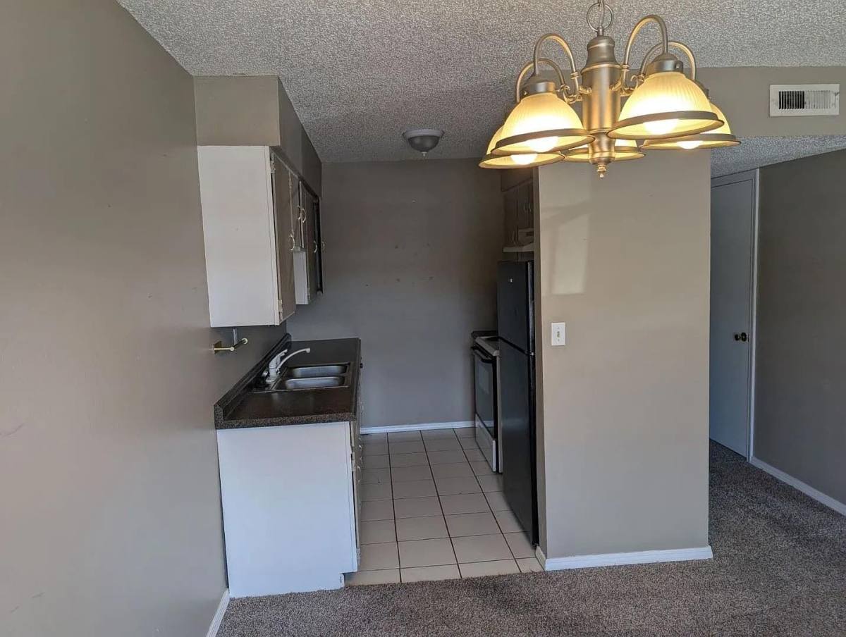 Apartment for rent at 110 S 19th St, Collinsville, OK 74021