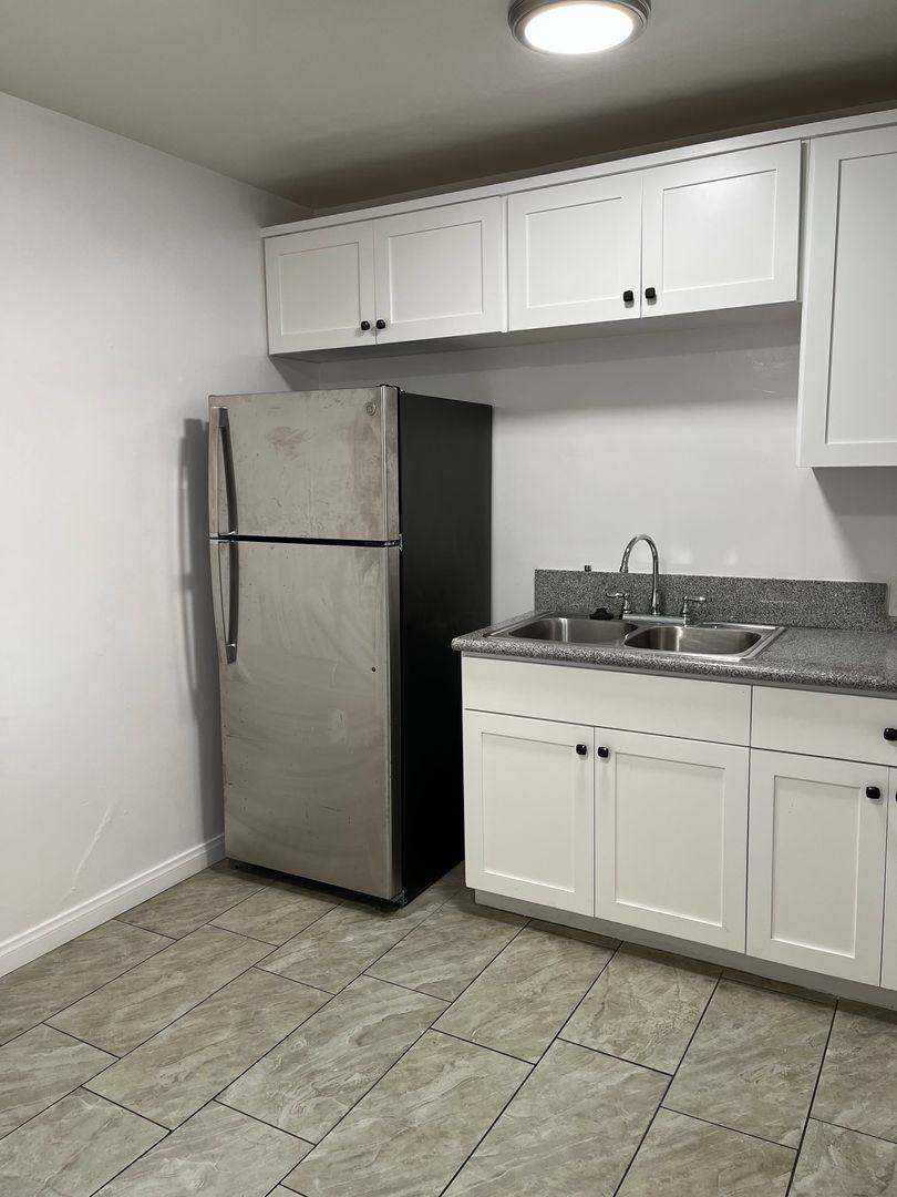 Apartment for rent at 3937 Gibraltar Ave, Los Angeles, CA 90008