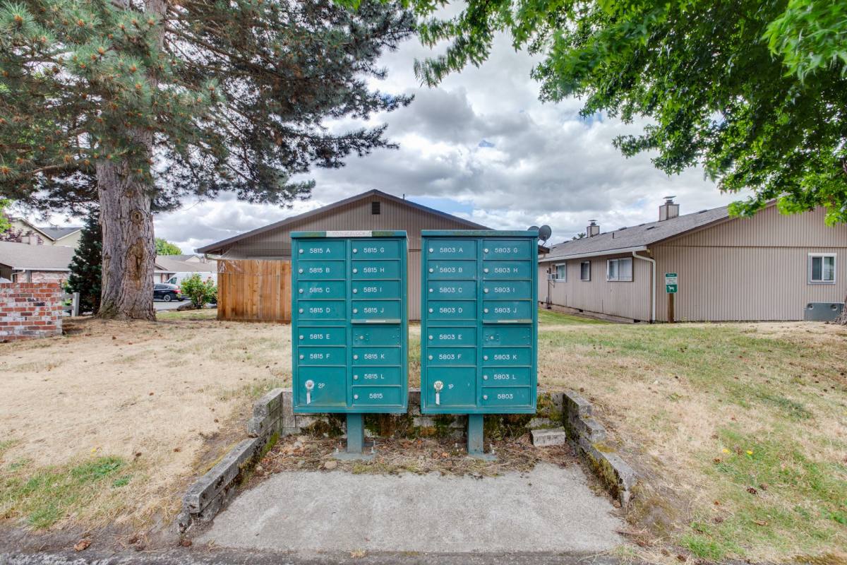 Apartment for rent at 5803 & 5815 NE, Vancouver, WA 98661