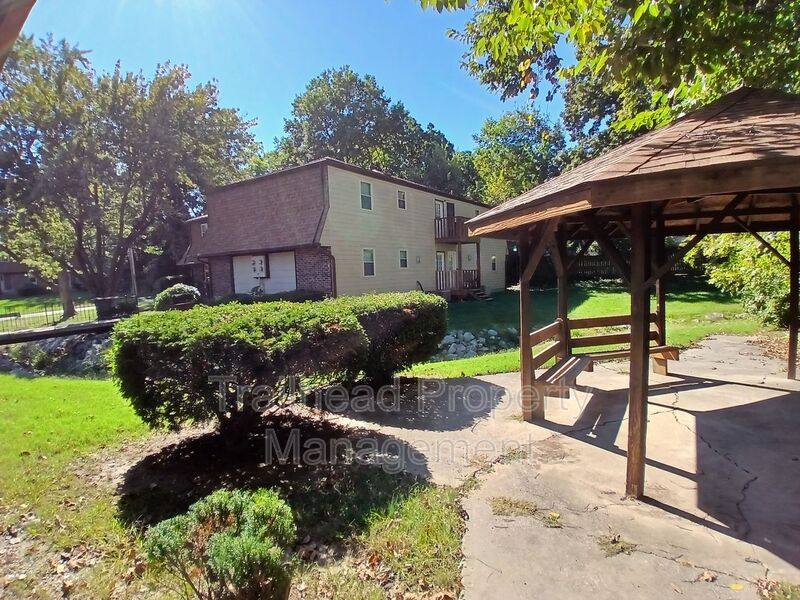 Apartment for rent at 1314 E Frederick St #G, Independence, MO 64050