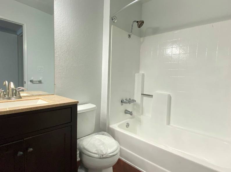 Apartment for rent at 2330 N Cahuenga Blvd #208, Los Angeles, CA 90068