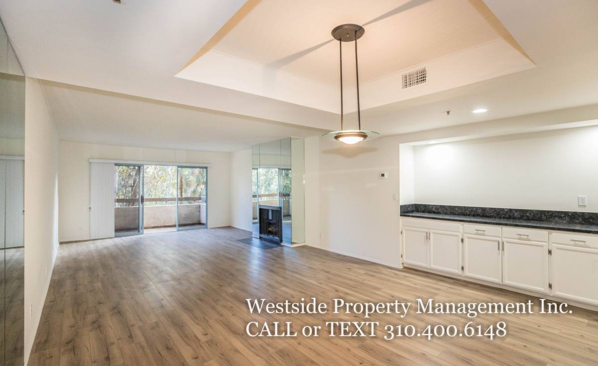 Condo for rent at 410 S Barrington Ave #205, Los Angeles, CA 90049