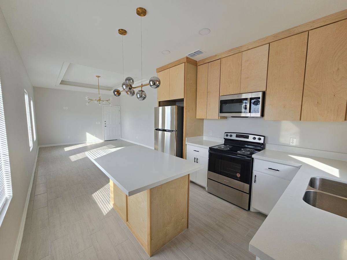 Townhouse for rent at 1019 N Woodson Ave, Edinburg, TX 78541