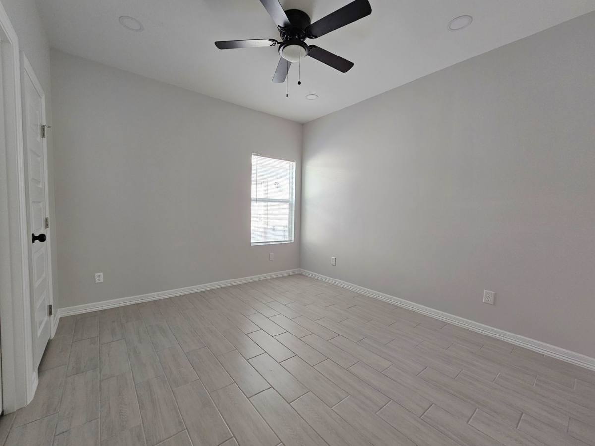 Apartment for rent at 1019 N Woodson Ave, Edinburg, TX 78541