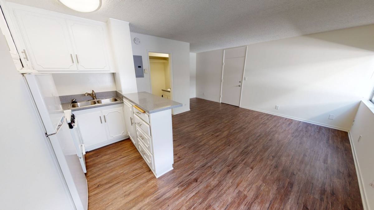 Apartment for rent at 6331 Orange St, Los Angeles, CA 90048