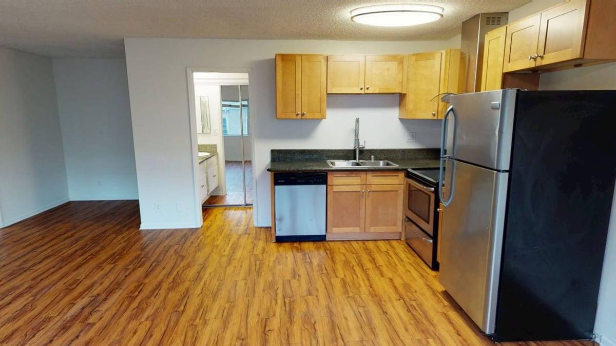 Apartment for rent at 6331 Orange St, Los Angeles, CA 90048