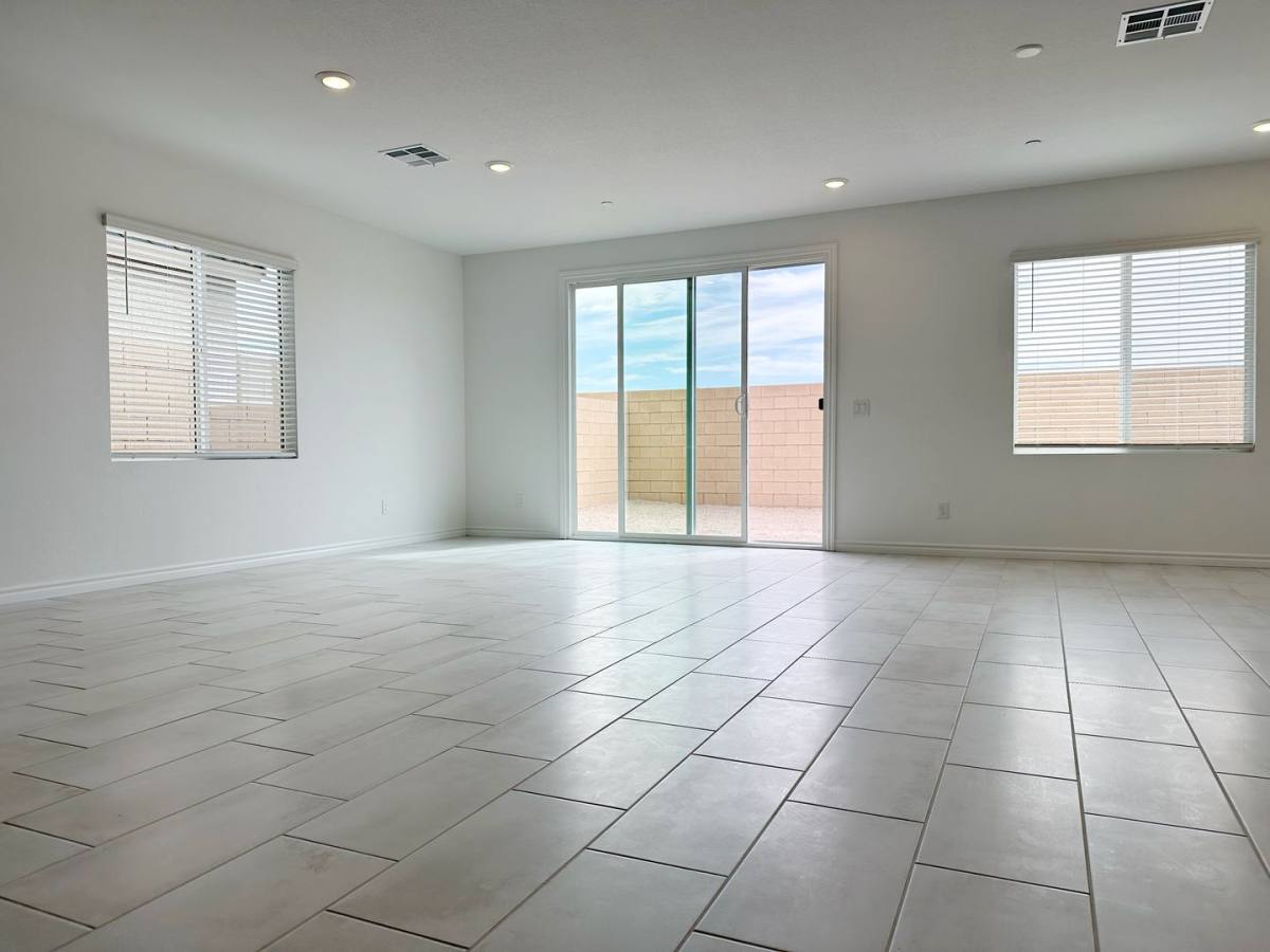 House for rent at 105 Crescent Bay St, Henderson, NV 89012
