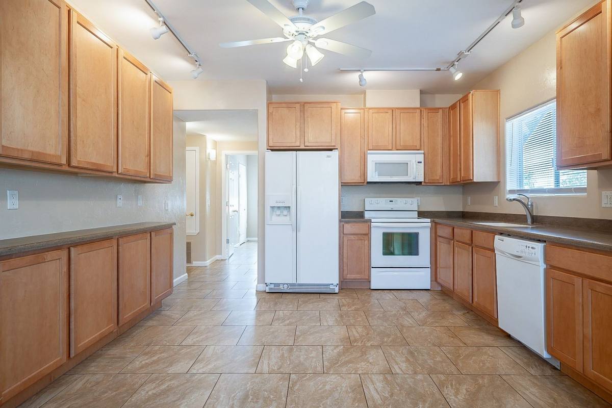 Apartment for rent at 638, 640, 642 E Lester St, Tucson, AZ 85705