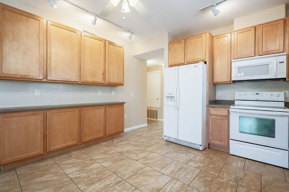 Apartment for rent at 638, 640, 642 E Lester St, Tucson, AZ 85705
