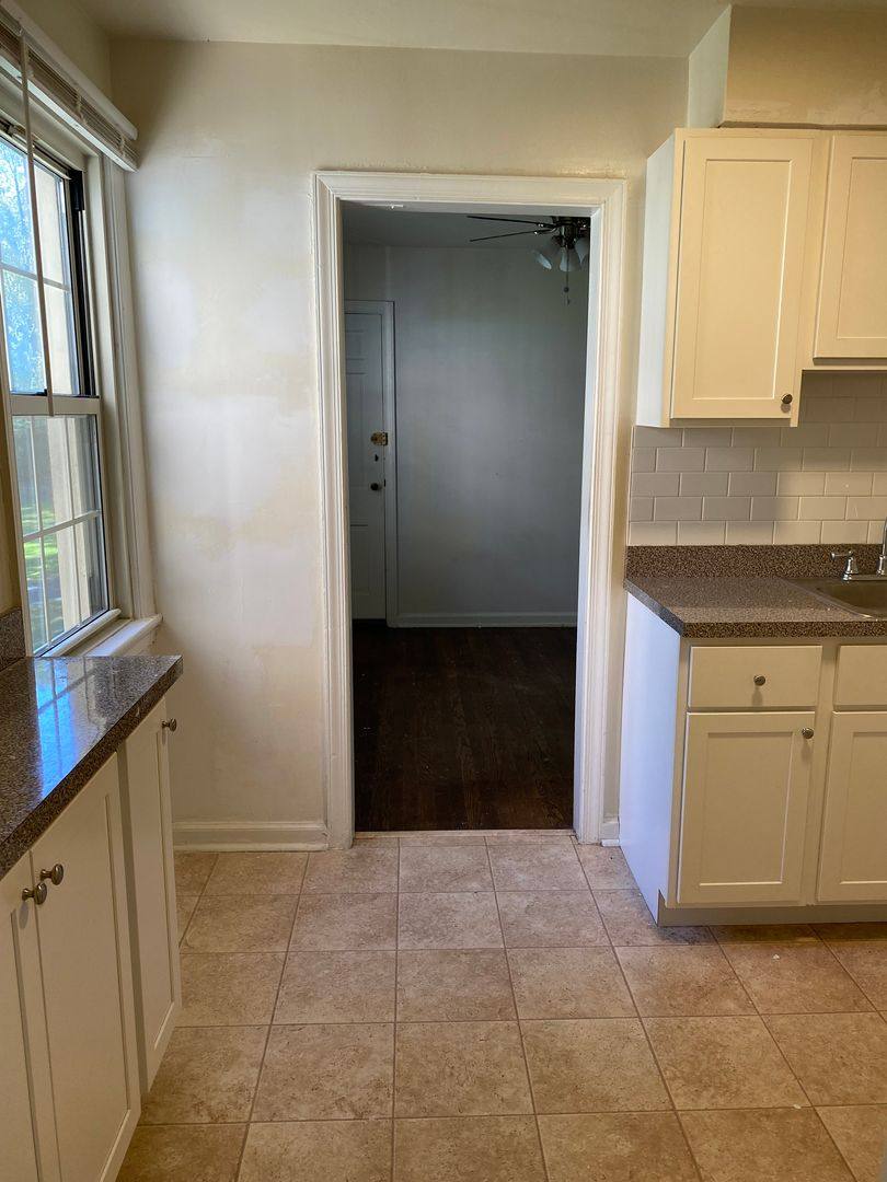 Apartment for rent at 841 Highland Ave, Jenkintown, PA 19046