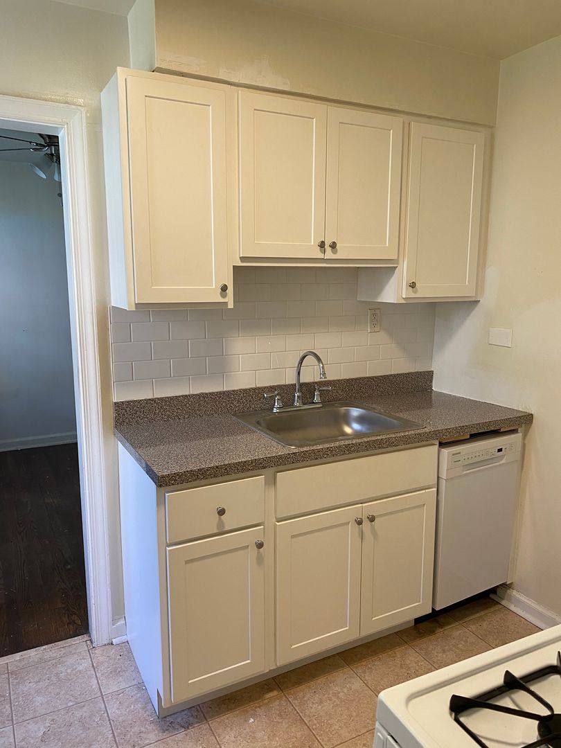 Apartment for rent at 841 Highland Ave, Jenkintown, PA 19046