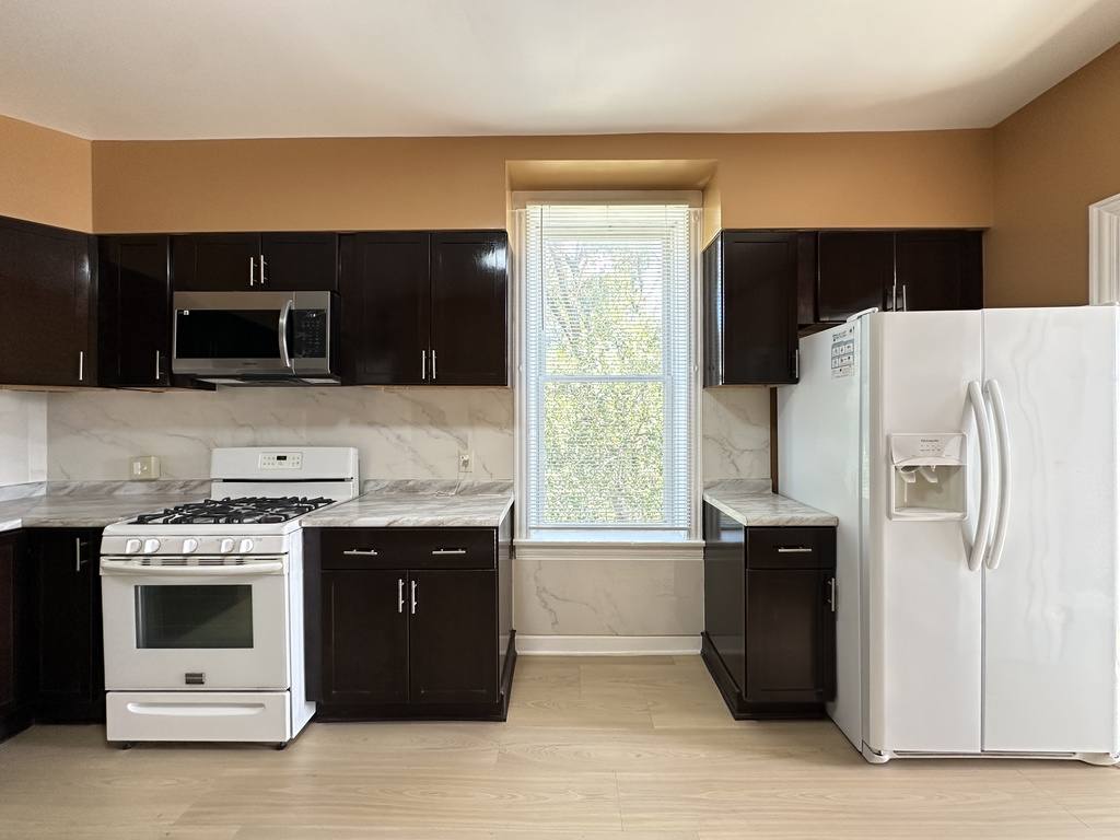 Apartment for rent at 2711 16th St #10Q, Chicago, IL 60608