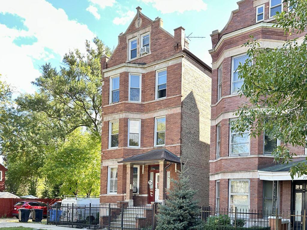 Apartment for rent at 2713 16th St #5, Chicago, IL 60608