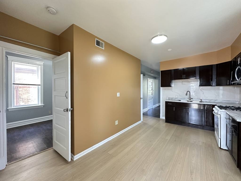 Apartment for rent at 2713 16th St #5, Chicago, IL 60608