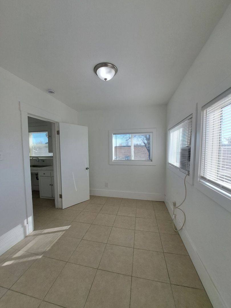 Apartment for rent at 2510-2520 E Washington Ave, Fresno, CA 93701
