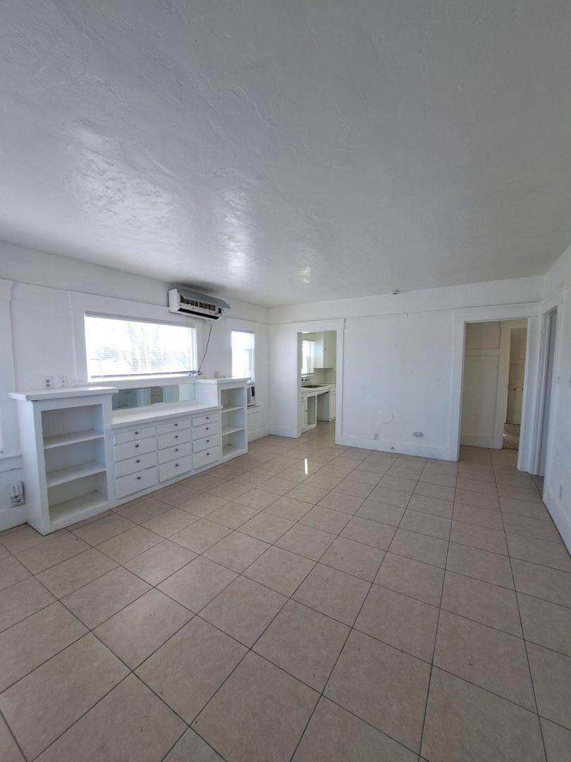 Apartment for rent at 2510-2520 E Washington Ave, Fresno, CA 93701