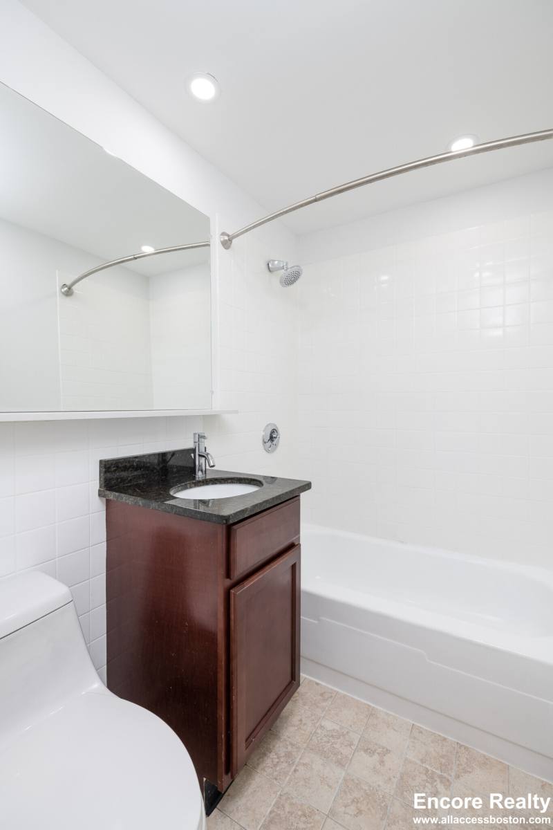 Apartment for rent at 1410 Columbia Rd #713J, South Boston, MA 02127