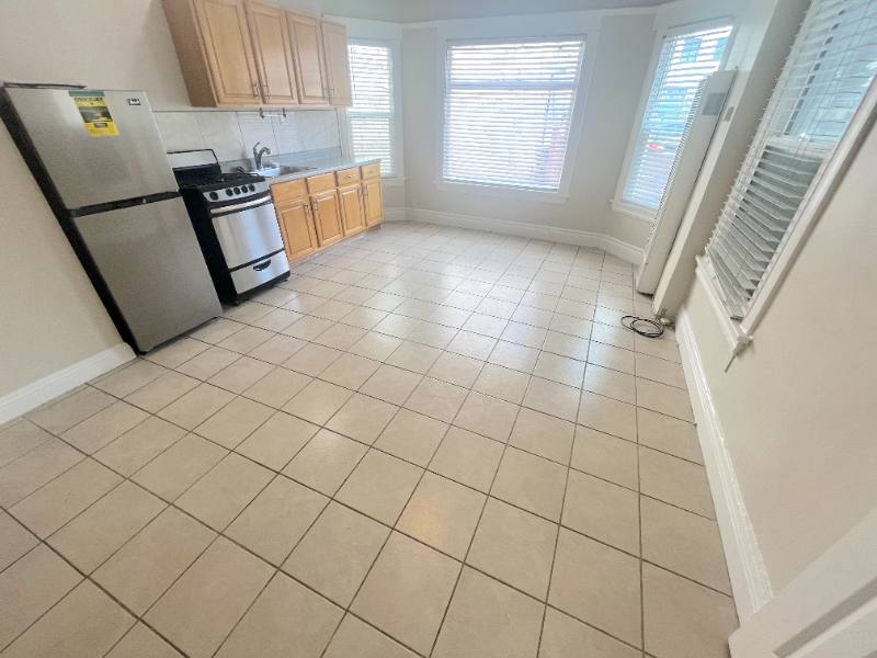 Apartment for rent at 744 Pine Ave #3, Long Beach, CA 90813