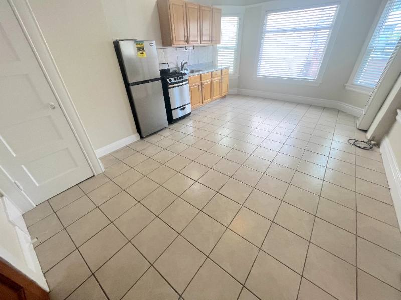 Apartment for rent at 744 Pine Ave #3, Long Beach, CA 90813