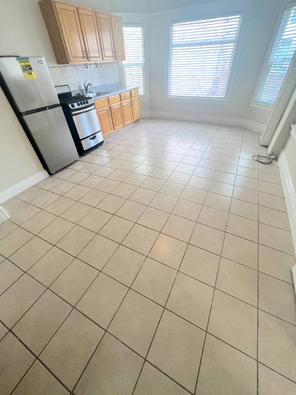 Apartment for rent at 744 Pine Ave #3, Long Beach, CA 90813