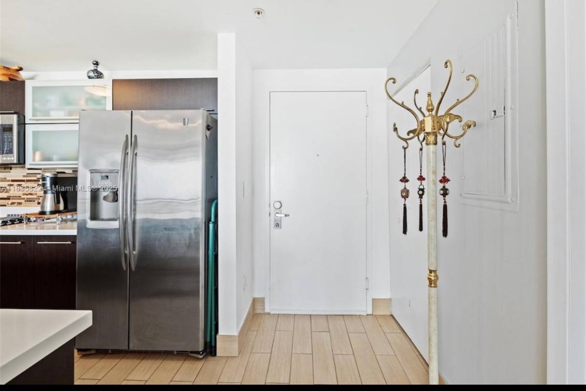 Apartment for rent at 90 SW 3rd St #2406, Miami, FL 33130