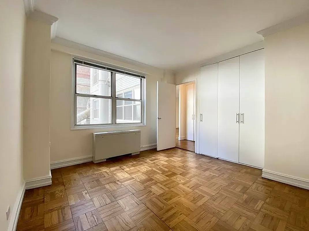 Apartment for rent at 888 8th Ave #31FF, New York, NY 10019