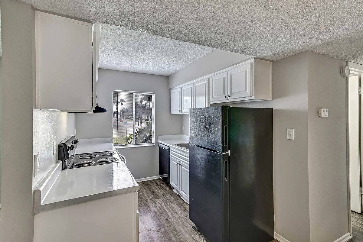 Apartment for rent at 503 116th Ave N, Saint Petersburg, FL 33716