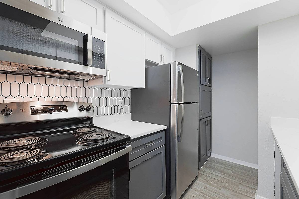 Apartment for rent at 503 116th Ave N, Saint Petersburg, FL 33716