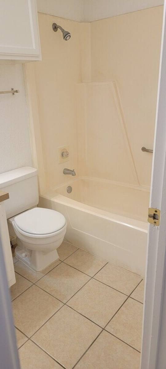 Apartment for rent at 802 Matthews Ave, Sundown, TX 79372