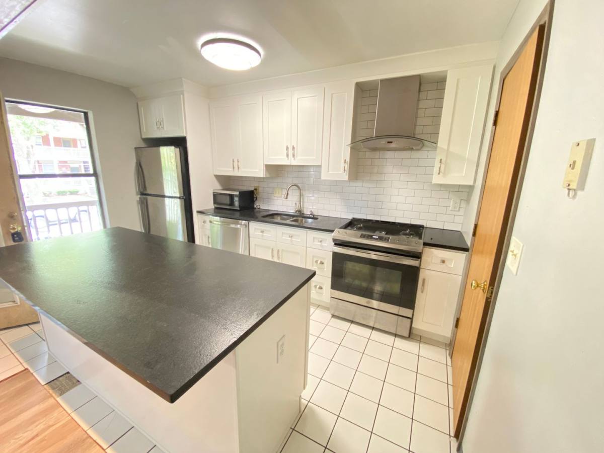 Apartment for rent at 39-51 Chittenden Ave, Columbus, OH 43201