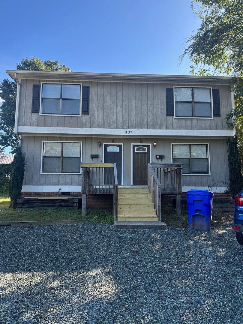 Apartment for rent at 407 S Merritt Mill Rd, Chapel Hill, NC 27516
