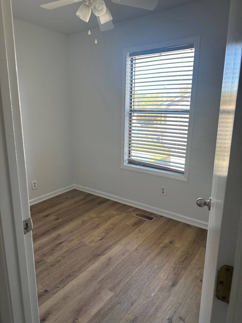 Apartment for rent at 407 S Merritt Mill Rd, Chapel Hill, NC 27516