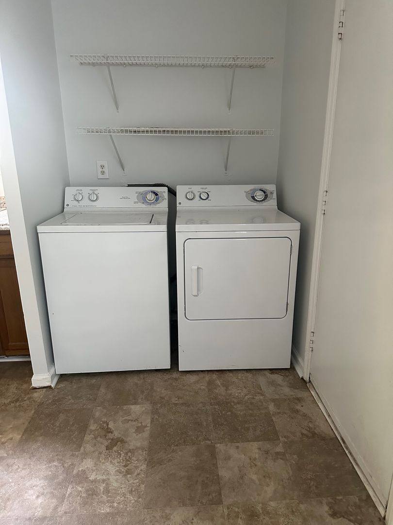 Apartment for rent at 407 S Merritt Mill Rd, Chapel Hill, NC 27516