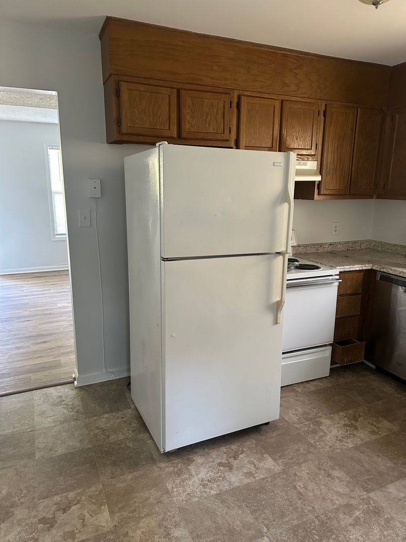 Apartment for rent at 407 S Merritt Mill Rd, Chapel Hill, NC 27516
